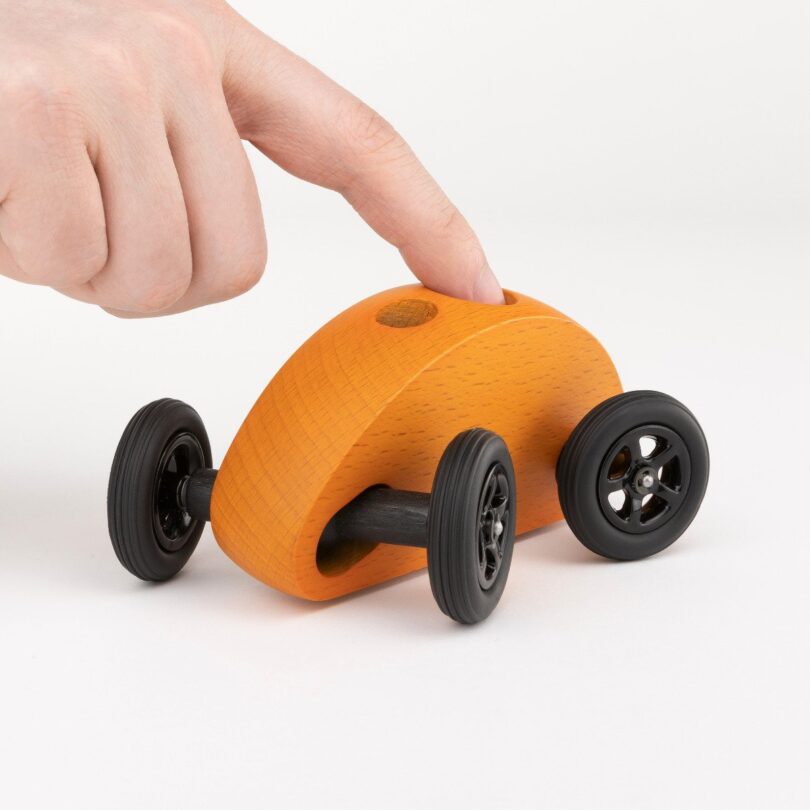 Drewniany Samochodzik FINGER CAR pomarańczowy - obrazek 2