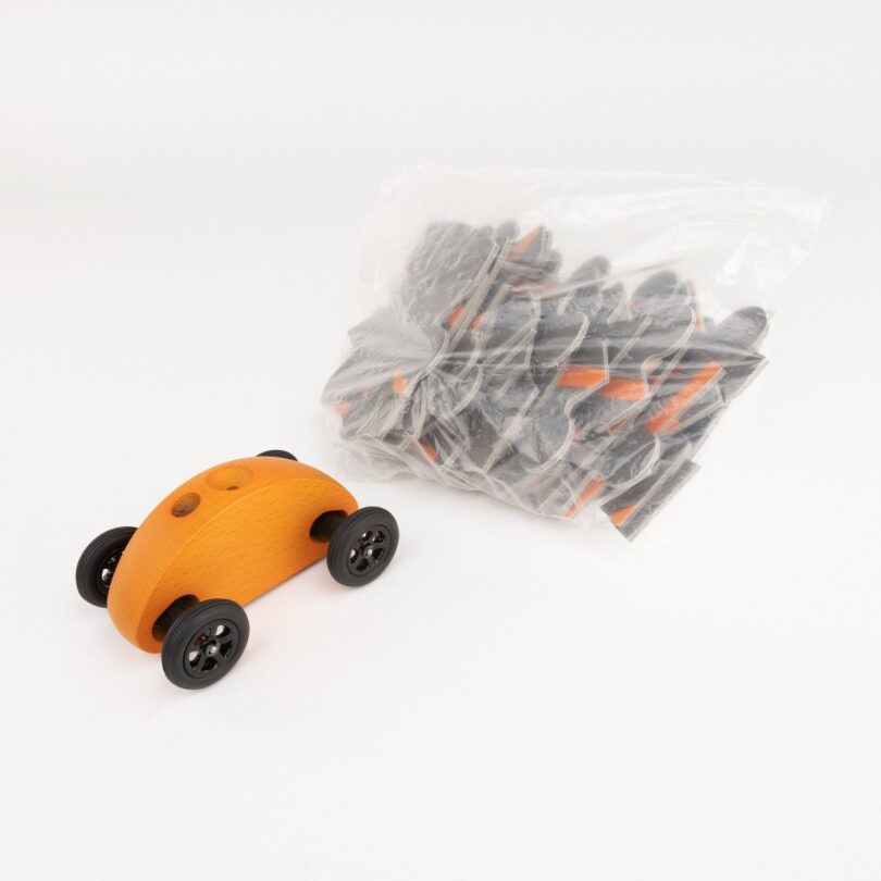 Drewniany Samochodzik FINGER CAR z układanką – pomarańczowy - obrazek 4